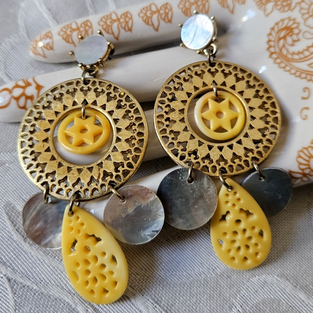 Vintage Avon Nina Ricci Abalone MOP Ivory Dangle Earrings